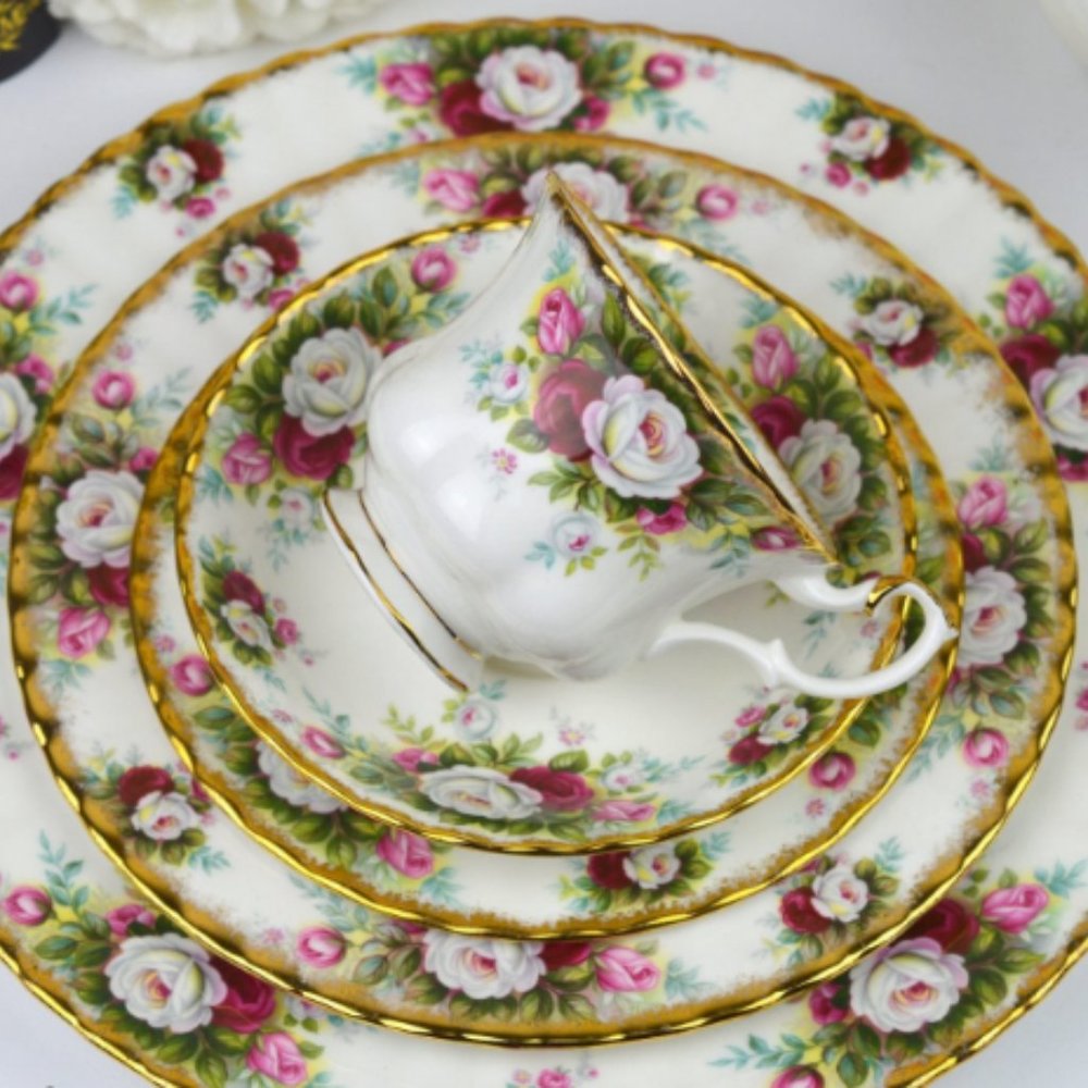 Royal Albert Celebration rose 5piece place setting ( New with box)